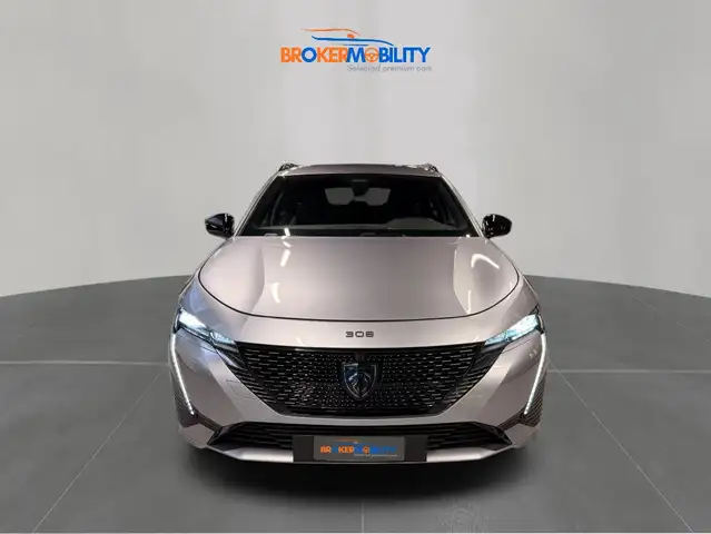 Peugeot 308 view 2