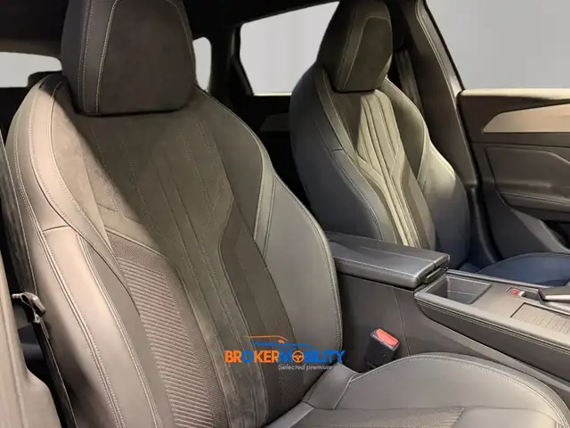 Peugeot 308 view 8
