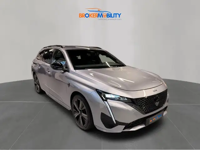 Peugeot 308 view 3