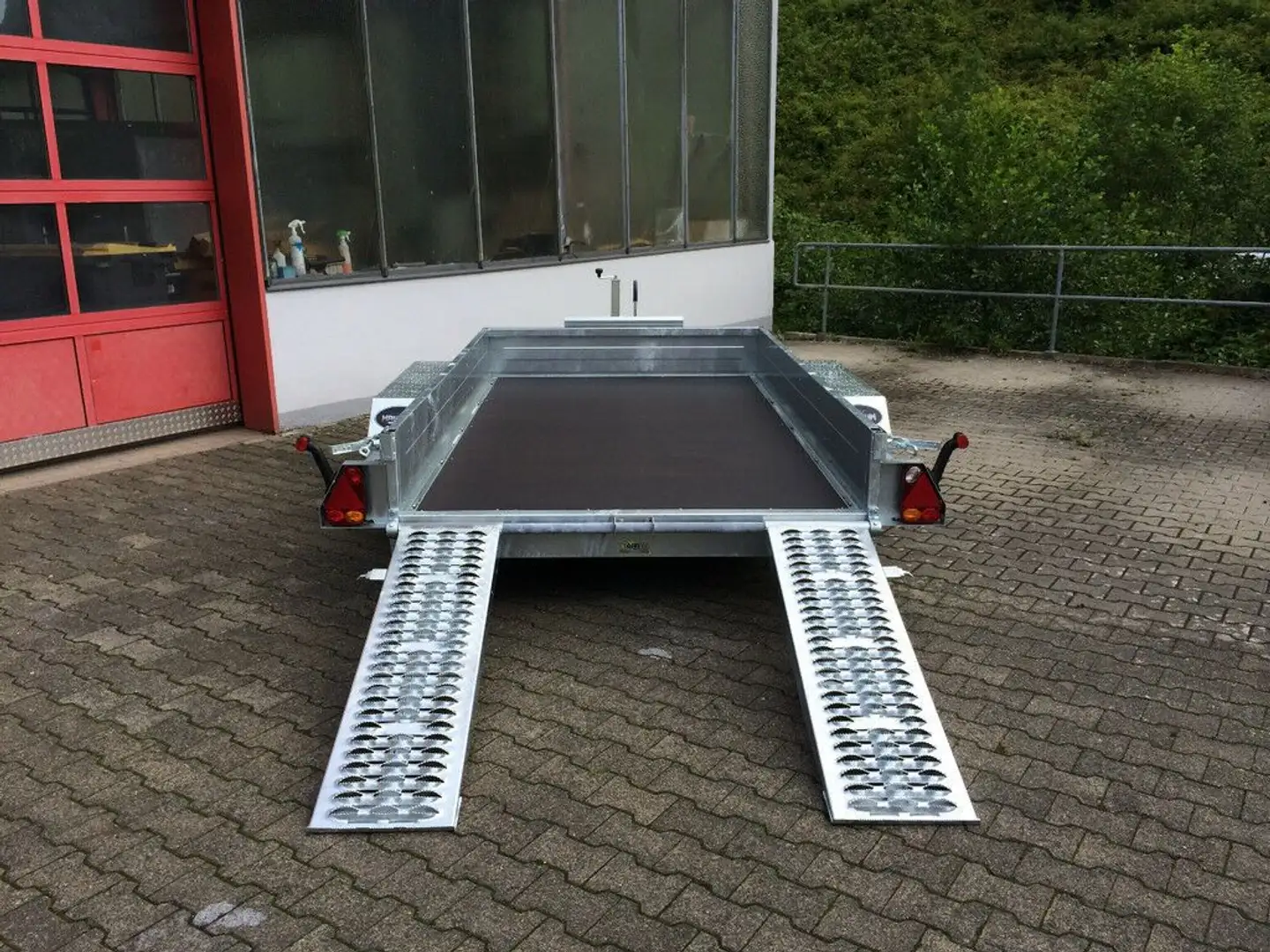 Saris Magnum Explorer 300 - Baumaschinentransporter - 2
