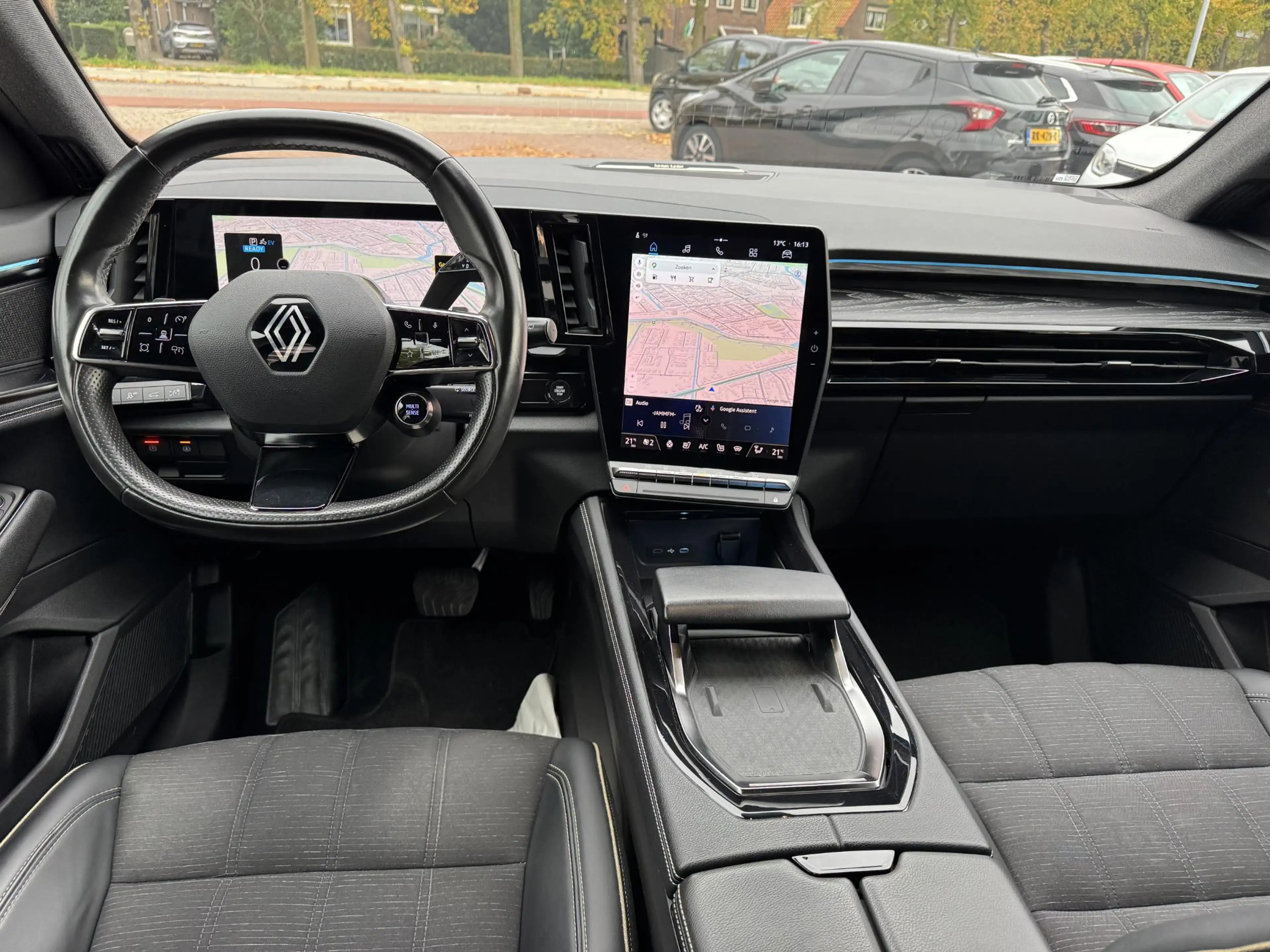 Renault Austral 1.2 E-Tech full hybrid 200 Iconic+Harman Kardon!! — photo 13