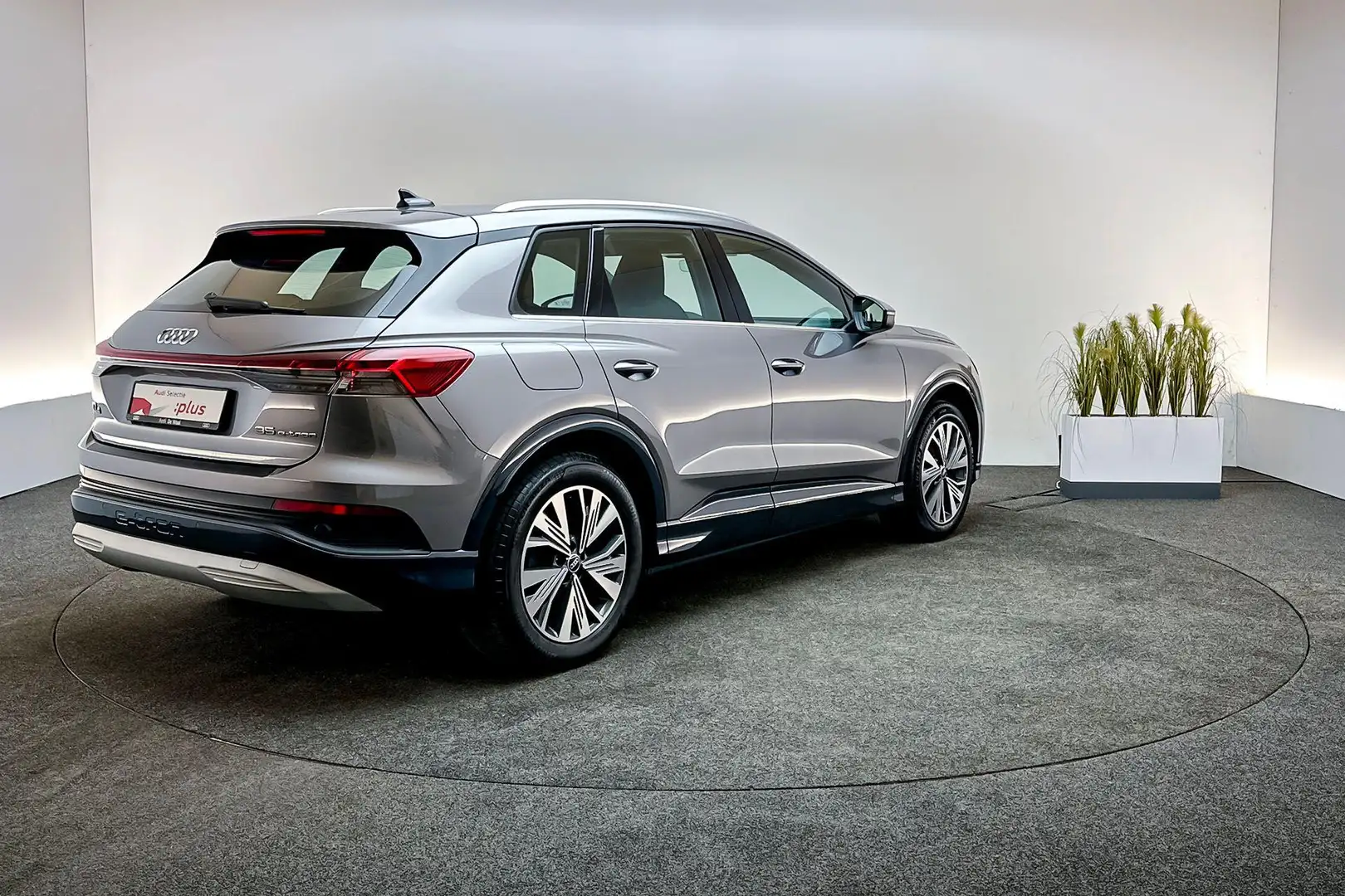 Audi Q4 e-tron 35 170pk Advanced Edition 55 kWh | SoH  91%  | Nav Gris - 2