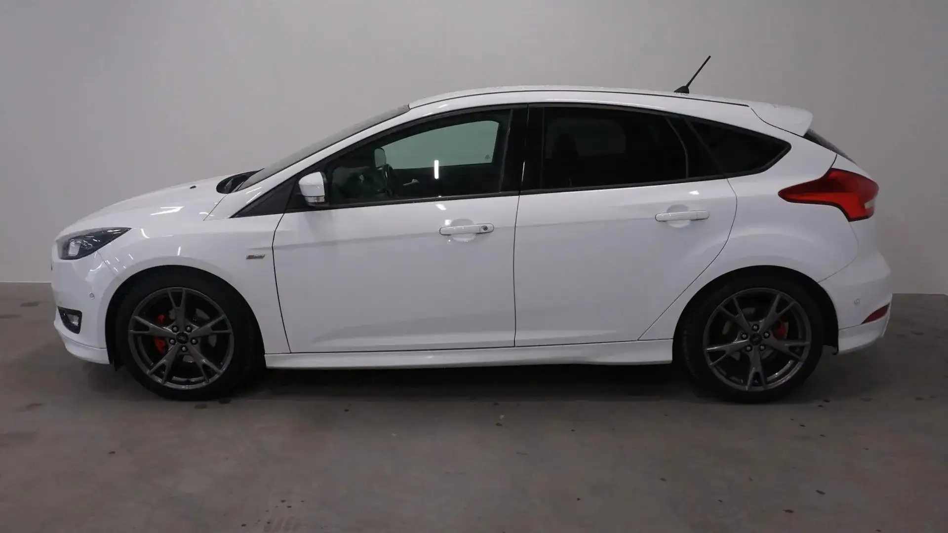 Ford Focus 1.0 ST-Line Weiß - 2