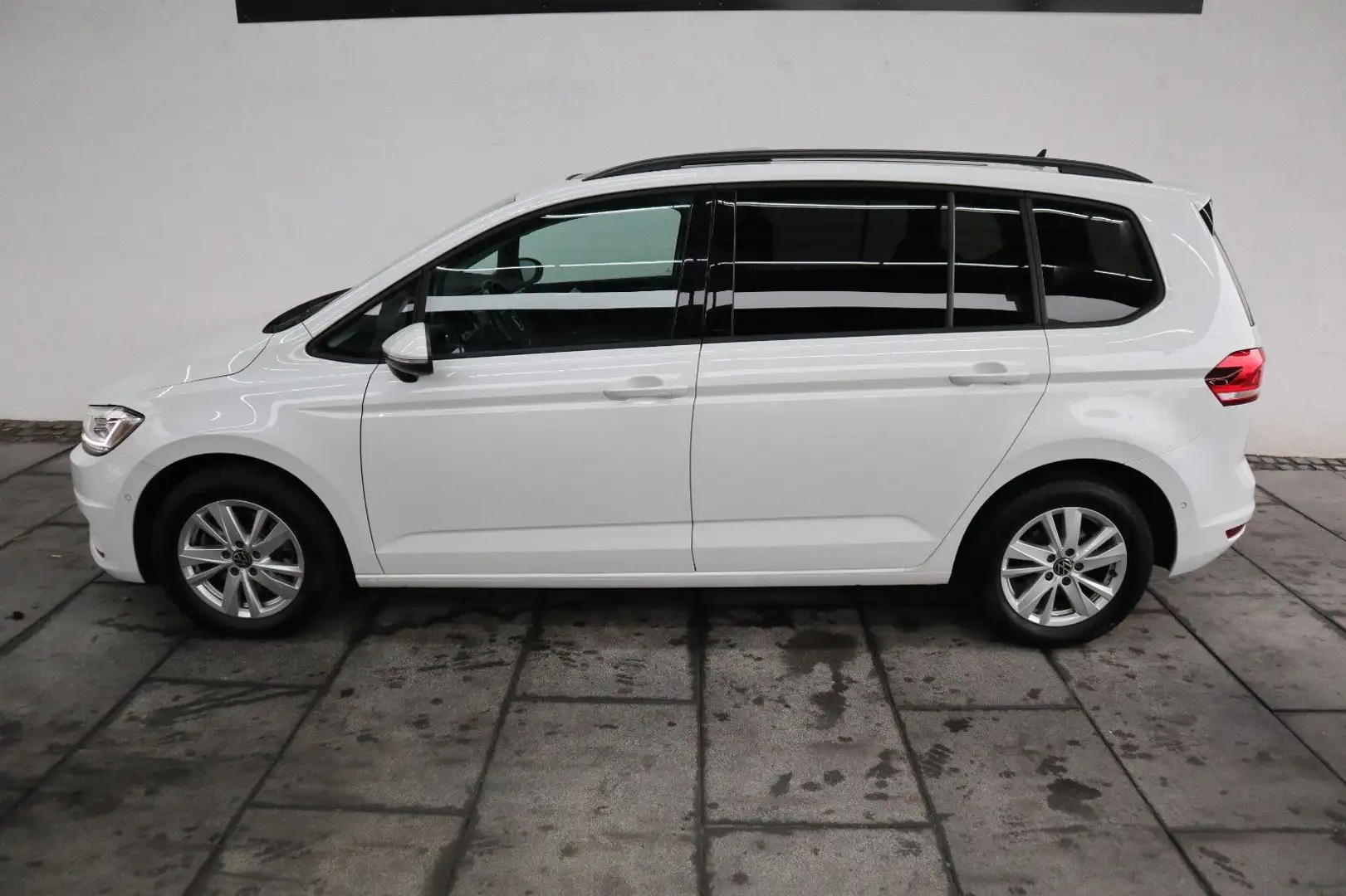 Volkswagen Touran DSG Comfortline*PANO*7-SIT*ACC*STANDH*AHK Weiß - 2