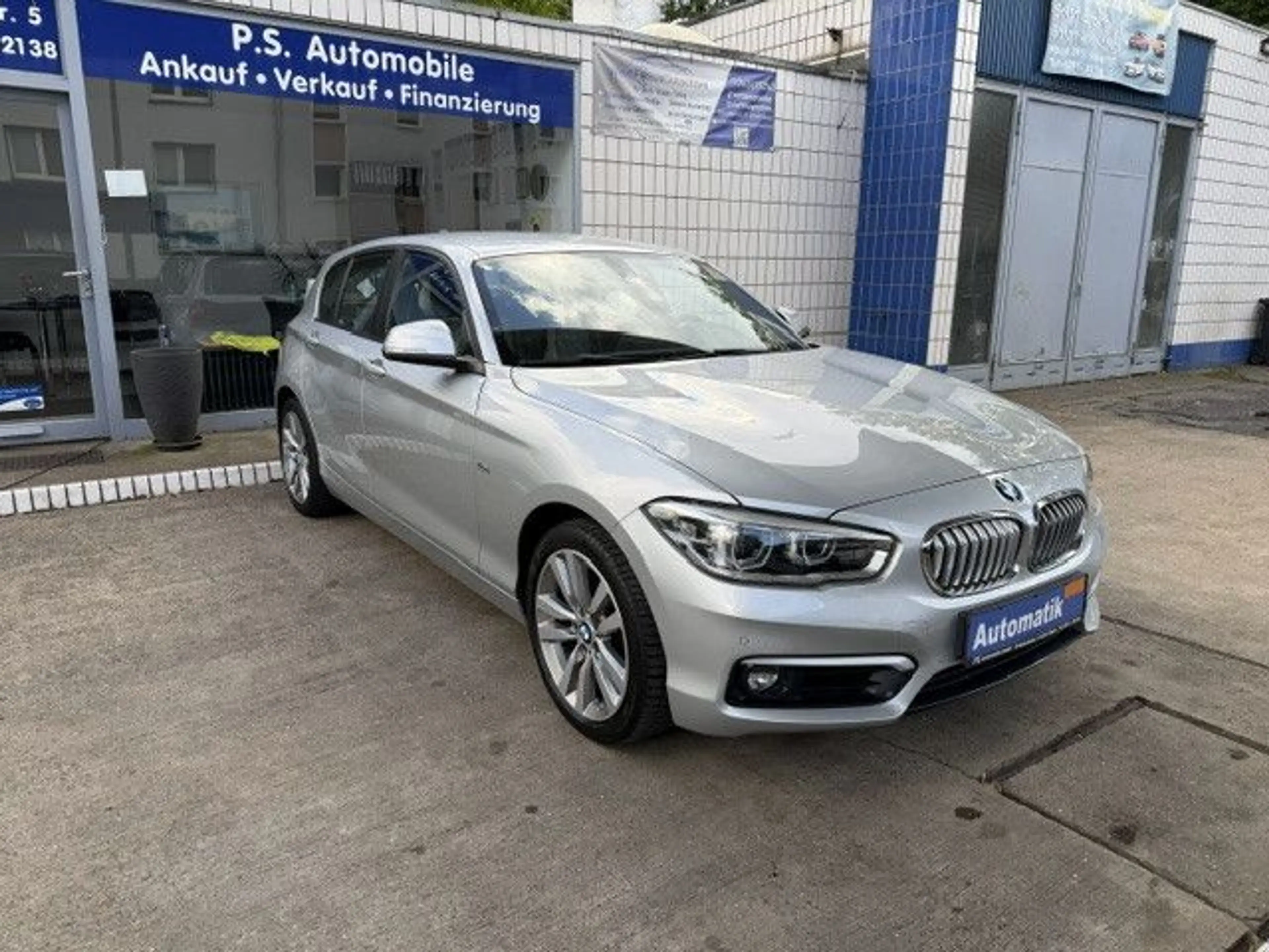 BMW 120 1 Limousine 5-trg. 120 i Urban Line*17-LM — photo 3