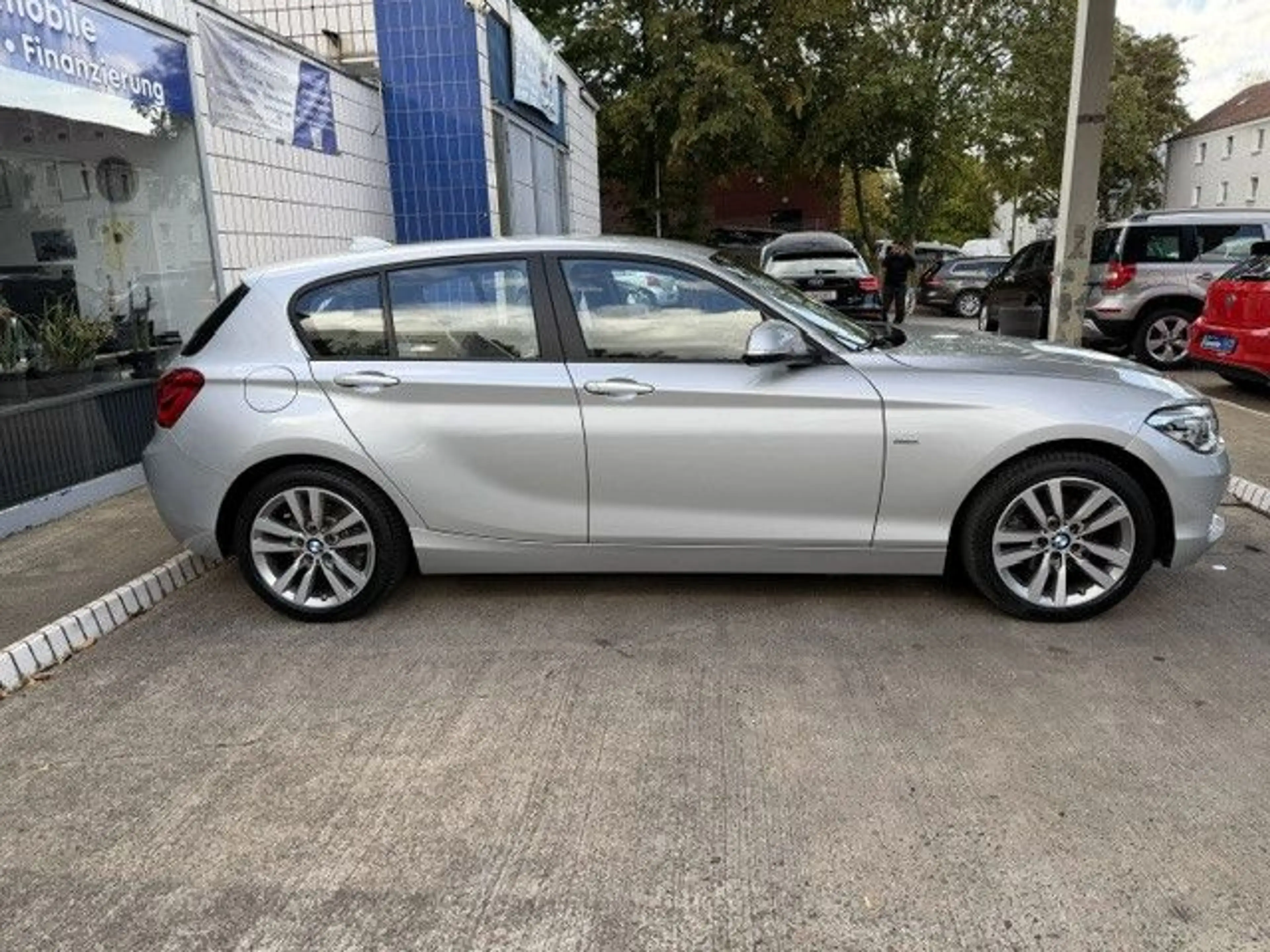 BMW 120 1 Limousine 5-trg. 120 i Urban Line*17-LM — photo 4