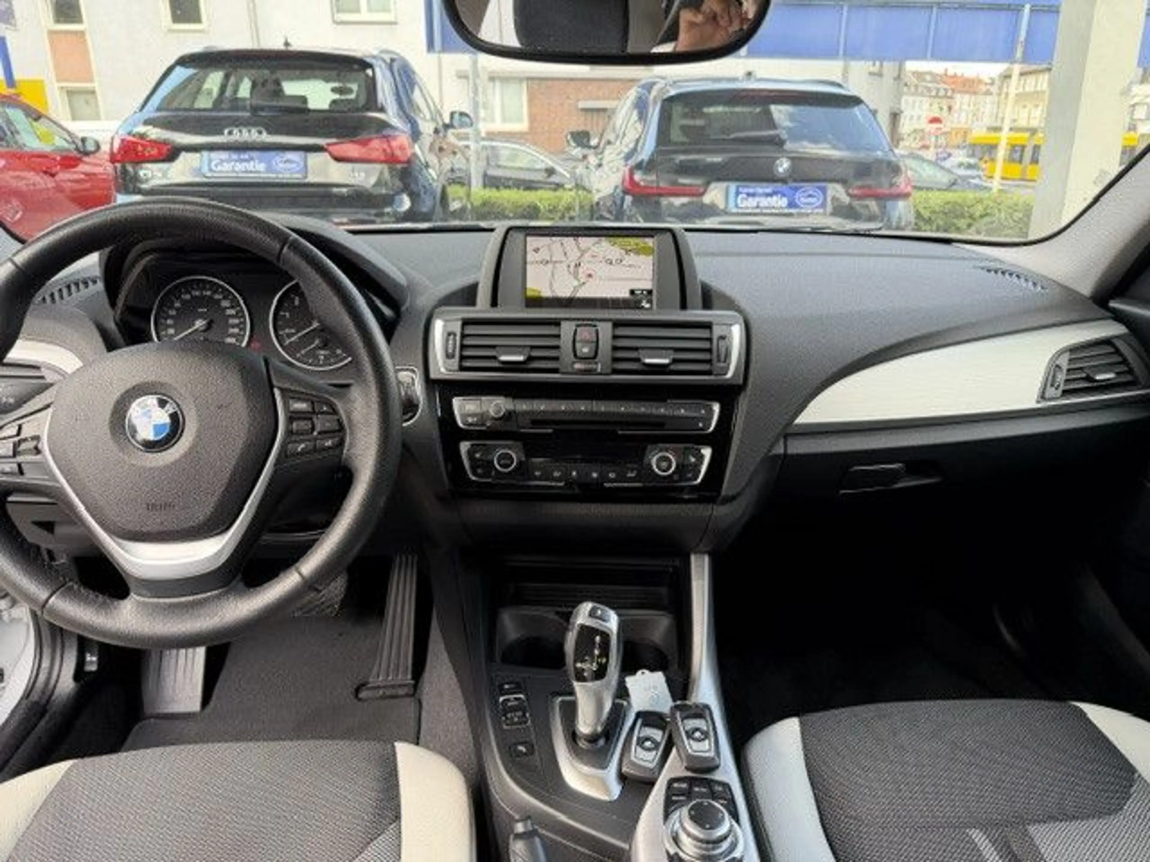 BMW 120 1 Limousine 5-trg. 120 i Urban Line*17-LM — photo 8