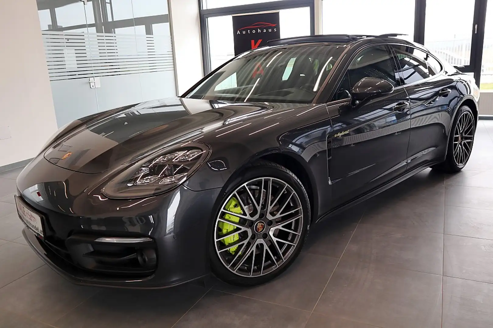 Porsche Panamera 4 E-Hybrid PHEV Aut.*5-Sitzer*Panoramadach* Grau - 1