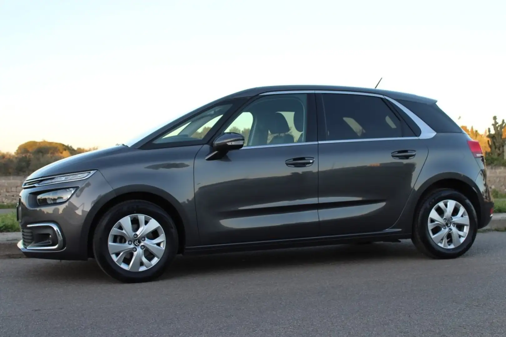 Citroen C4 Picasso 1.6 BlueHDi 120CV EAT6 *NAVI *SEDILI MASSAGGIANTI Grijs - 2