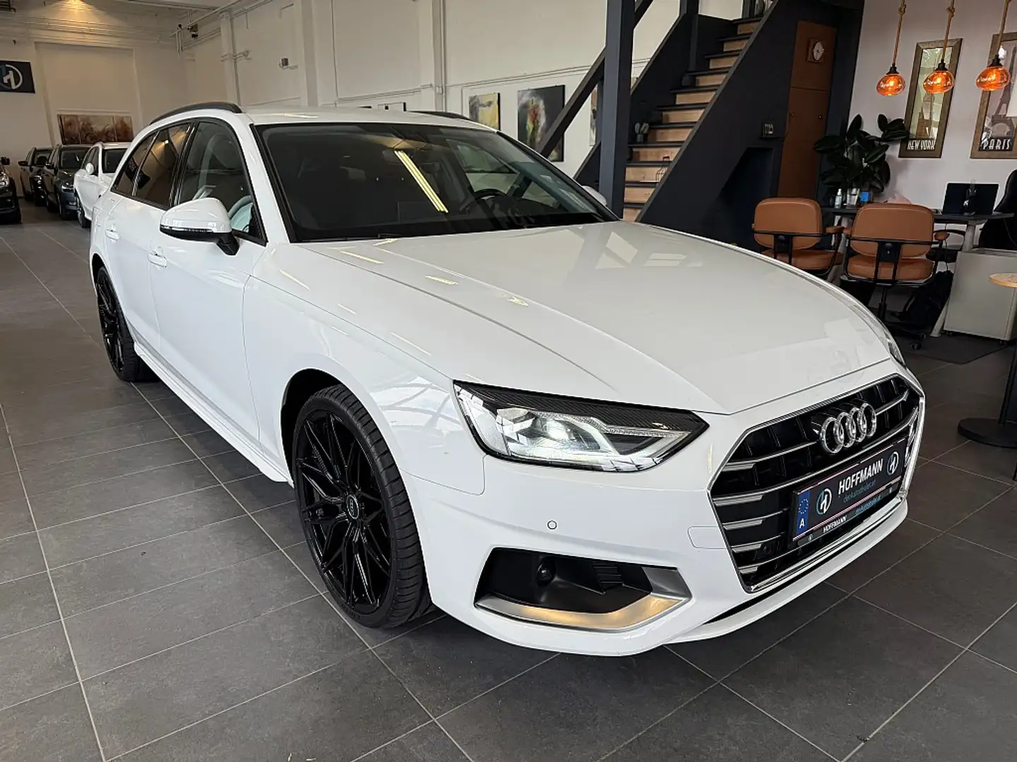 Audi A4 Avant 30 TDI advanced S-tronic Weiß - 1