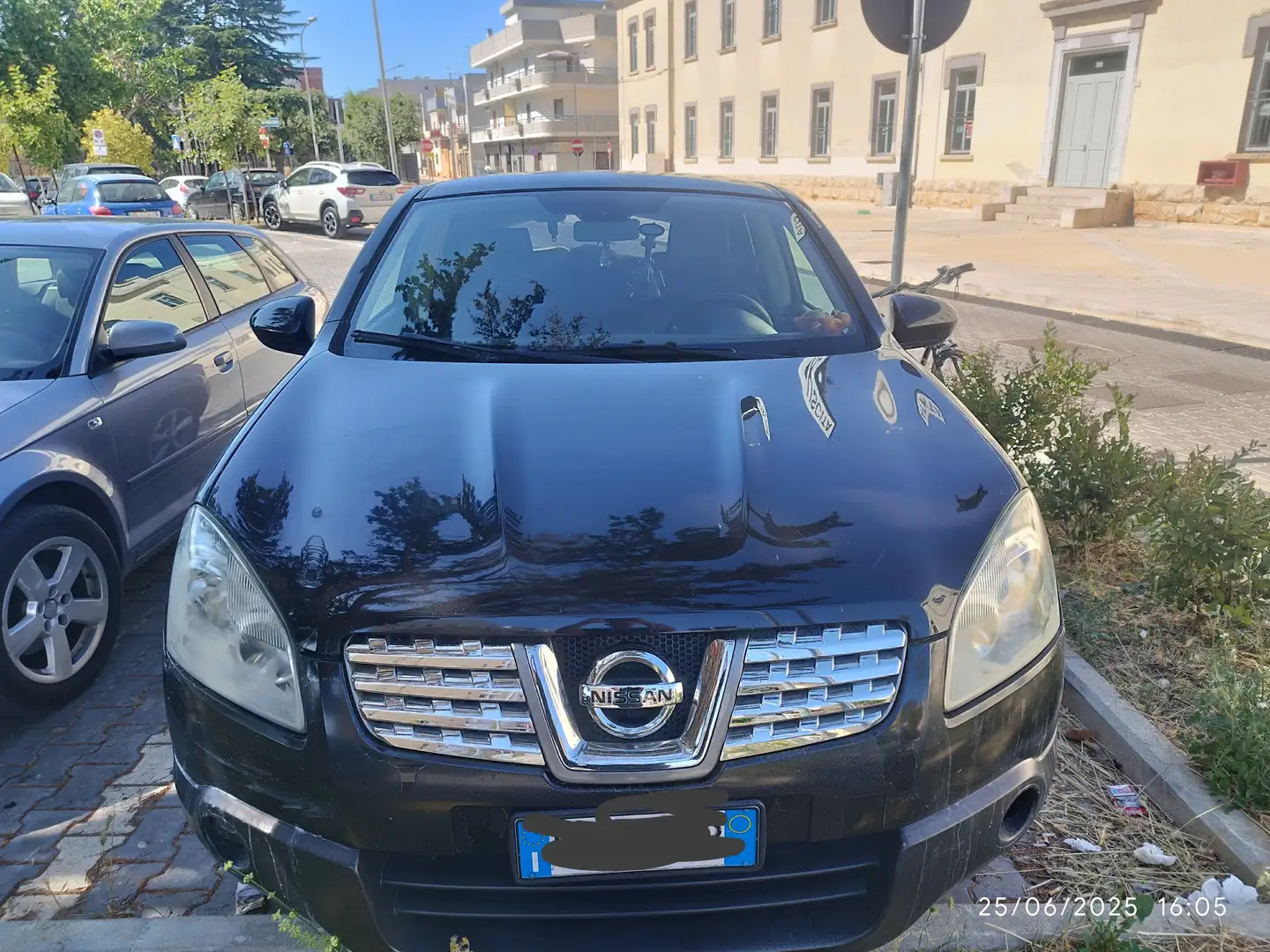 Nissan Qashqai J10 Zwart - 2