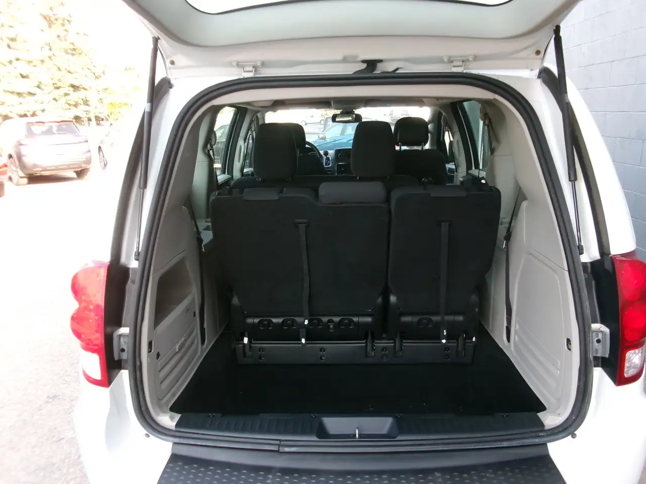 Dodge Grand Caravan снимка Dodge Grand Caravan