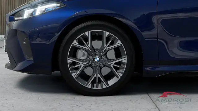 BMW 1 Series view 8