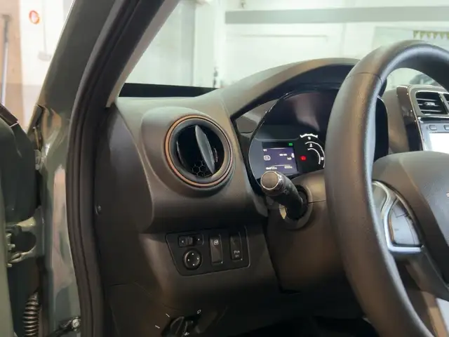 Dacia Spring view 13