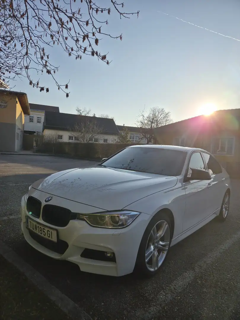 BMW 328 328i - 2