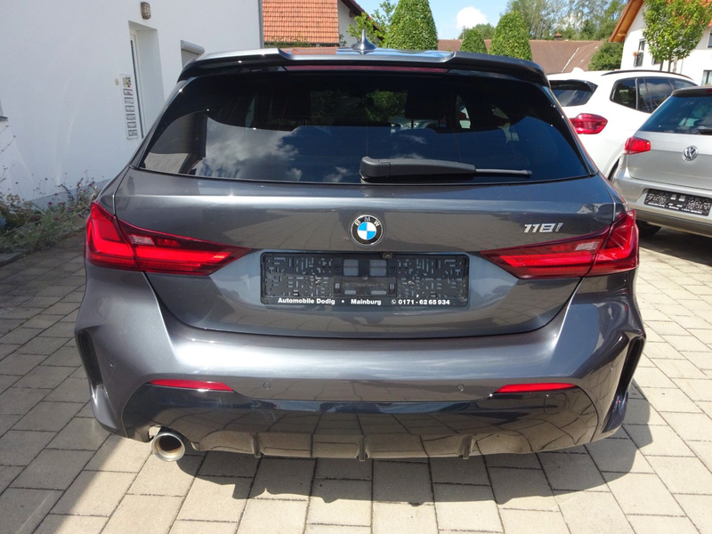 BMW 118 i Limo M Sportpaket/LIVE COCPIT/NAVI — photo 9