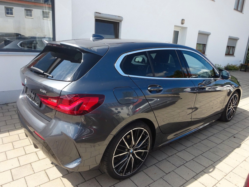 BMW 118 i Limo M Sportpaket/LIVE COCPIT/NAVI — photo 4
