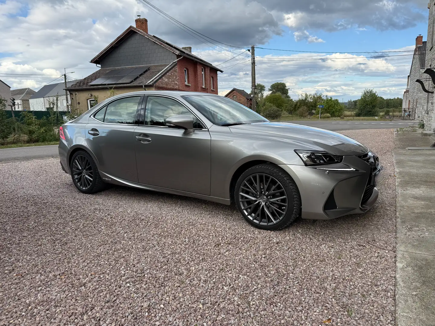 Lexus IS 300 IS 300h 2.5i Privilège Line E-CVT Full Option Stříbrná - 1