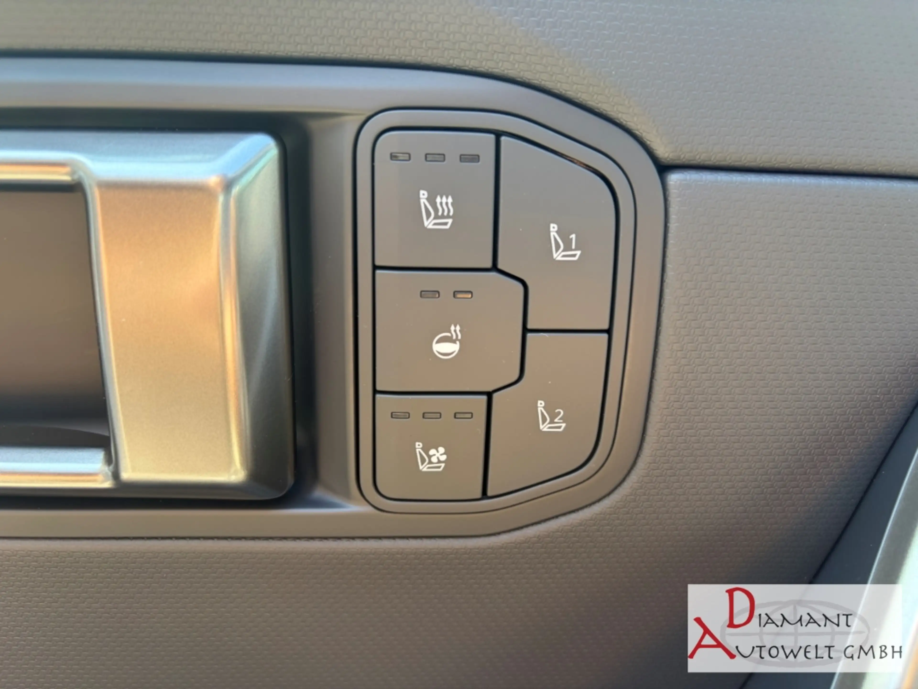 Kia Seltos 1.6T X-Line DCT Navi / 360 Grad Kamera / ACC — photo 11