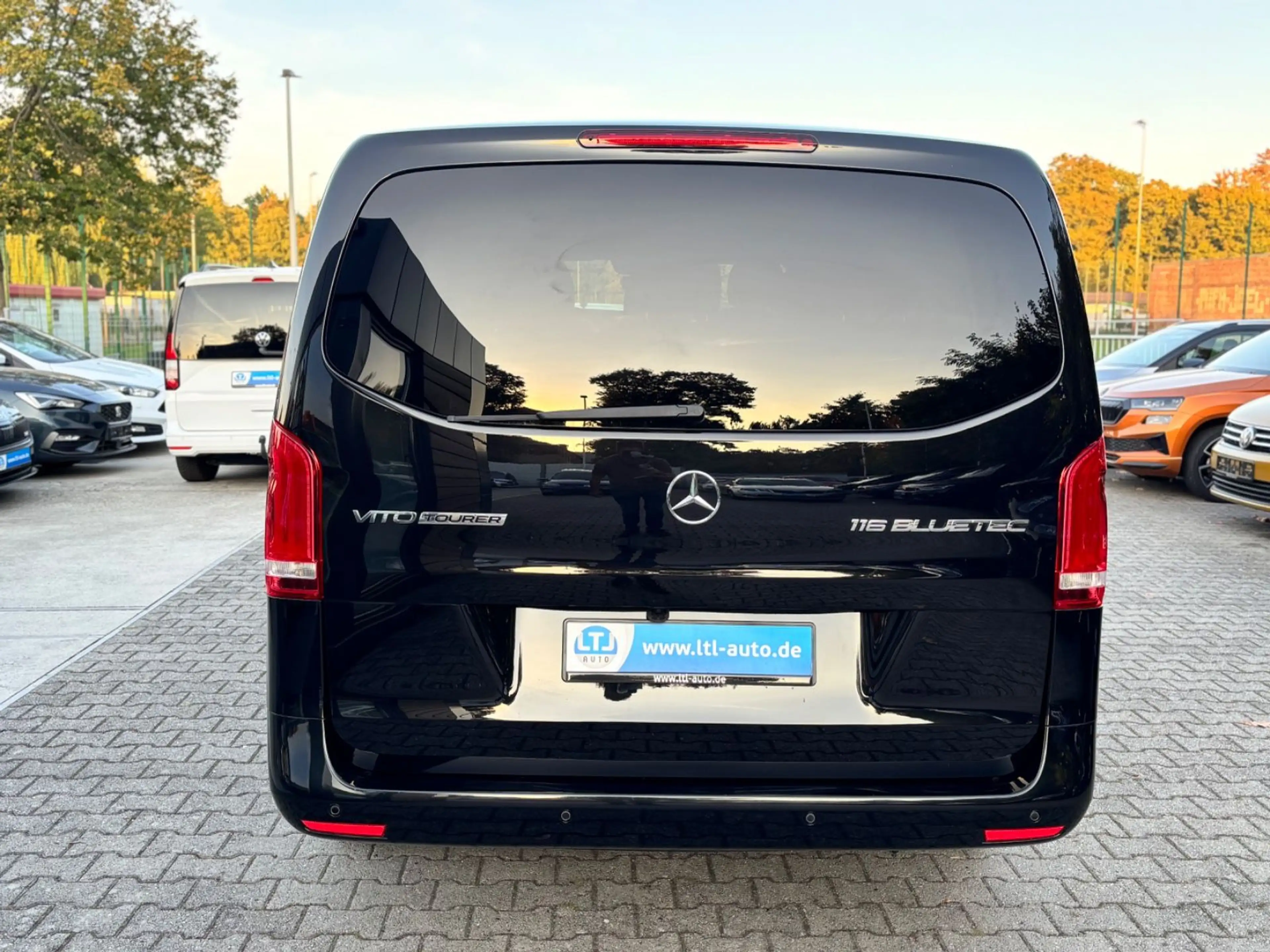 Mercedes-Benz Vito Tourer 163PS lang Select 8Sitz Navi Kam LED — photo 6