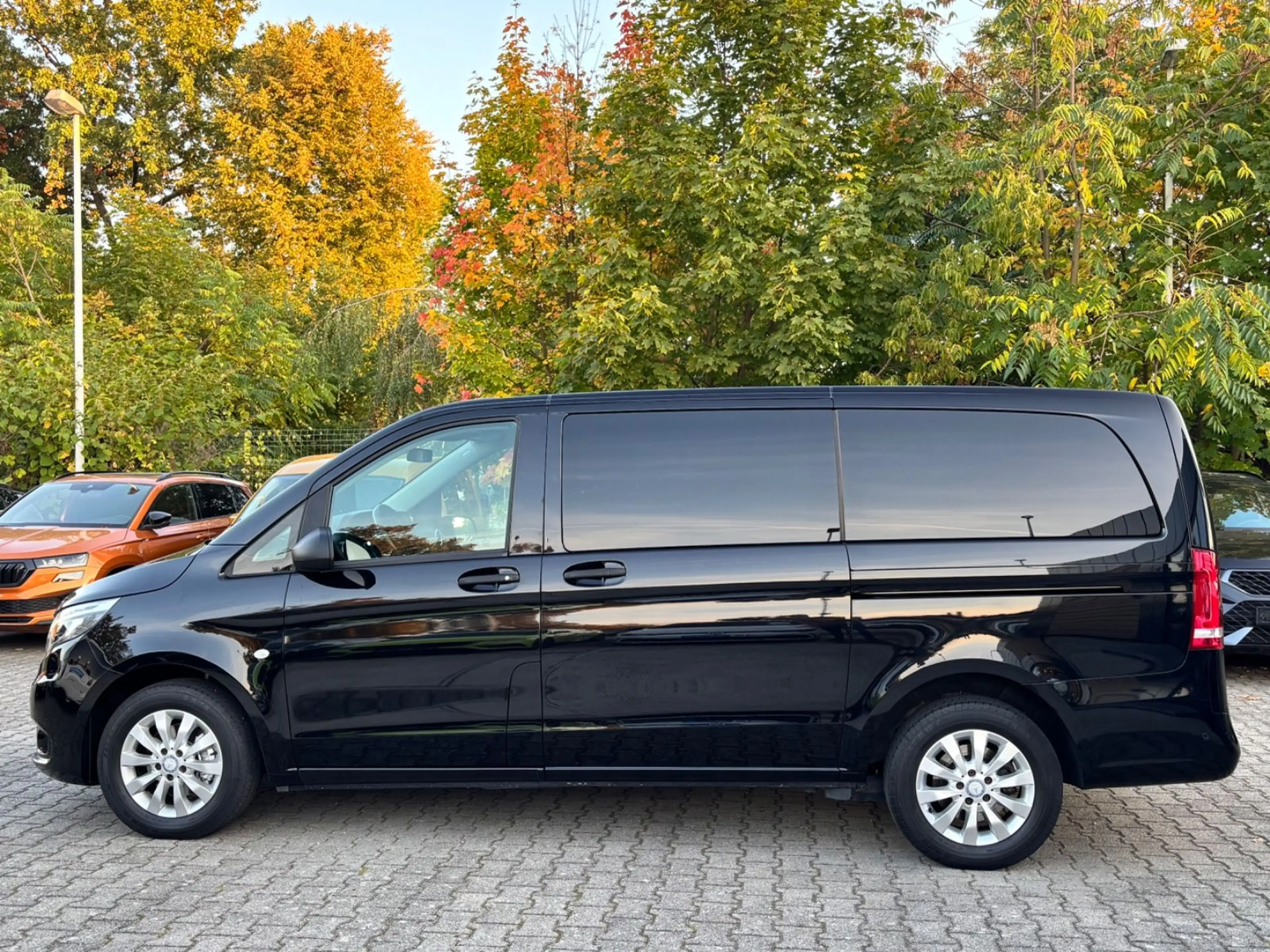 Mercedes-Benz Vito Tourer 163PS lang Select 8Sitz Navi Kam LED — photo 4