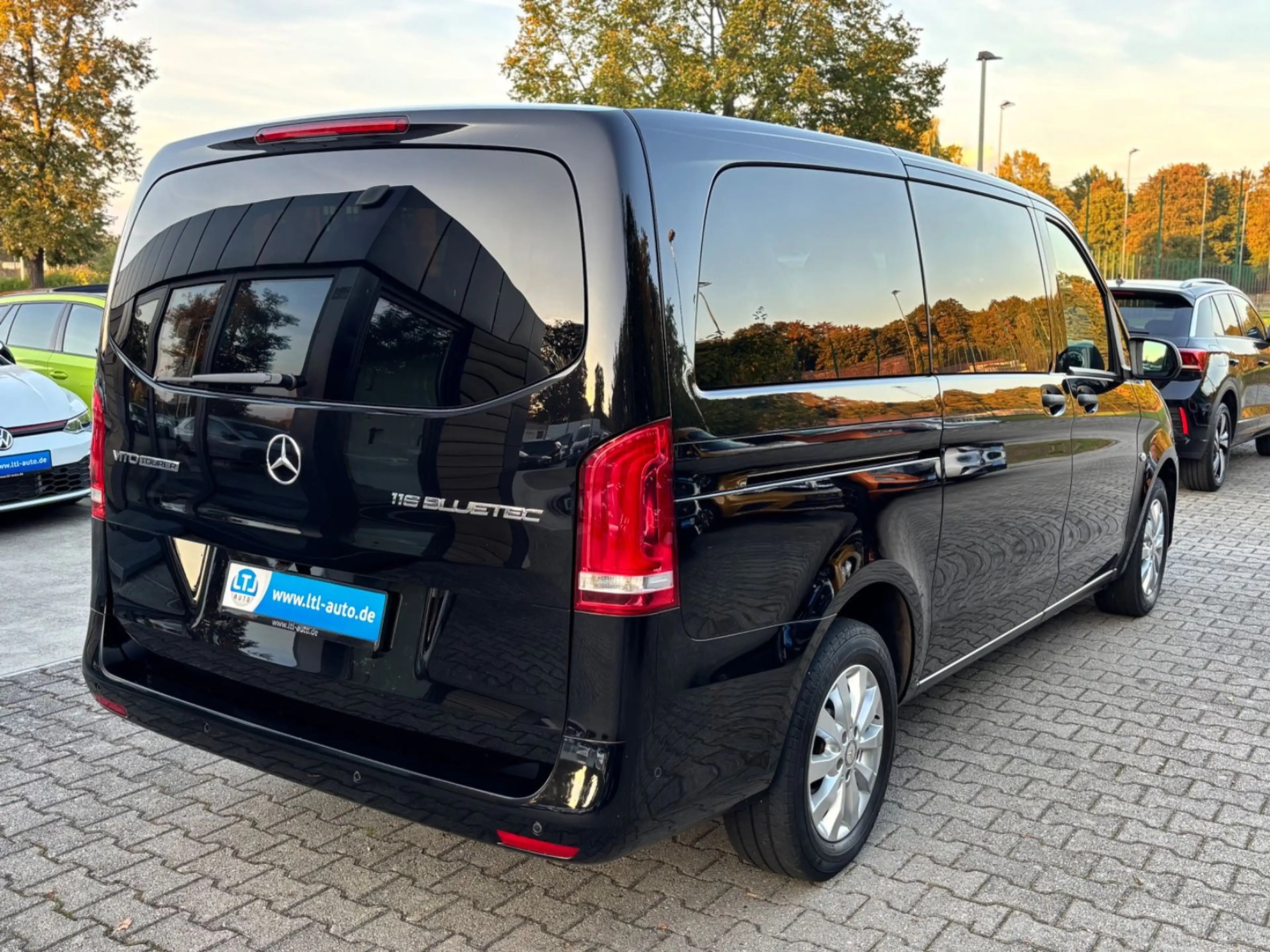 Mercedes-Benz Vito Tourer 163PS lang Select 8Sitz Navi Kam LED — photo 7
