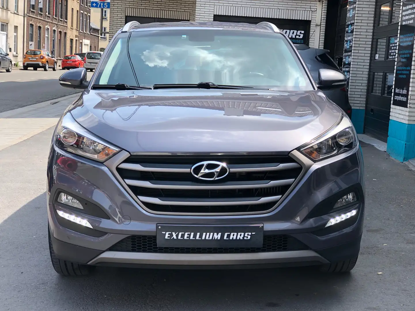 Hyundai TUCSON 1.7CRDi 2WD Airco Led Camera Gps Carnet Euro6B Blauw - 2