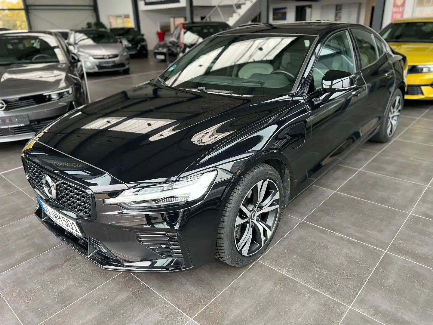 Volvo S60 T 8 AWD Recharge  R-Design +Standheizung +el.SD + Fekete - 2