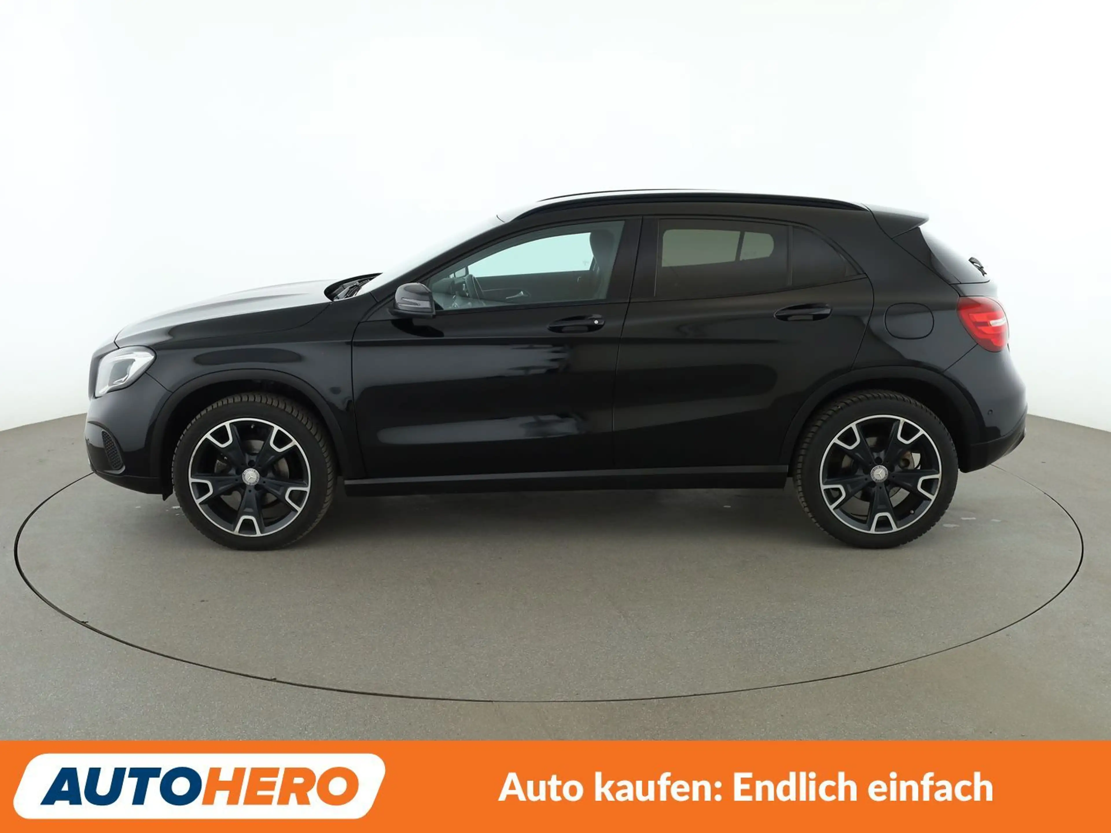 Mercedes-Benz GLA 180 GLA 180 Urban*NAV*LED*TEMPO*PDC*SHZ*BT* — photo 3