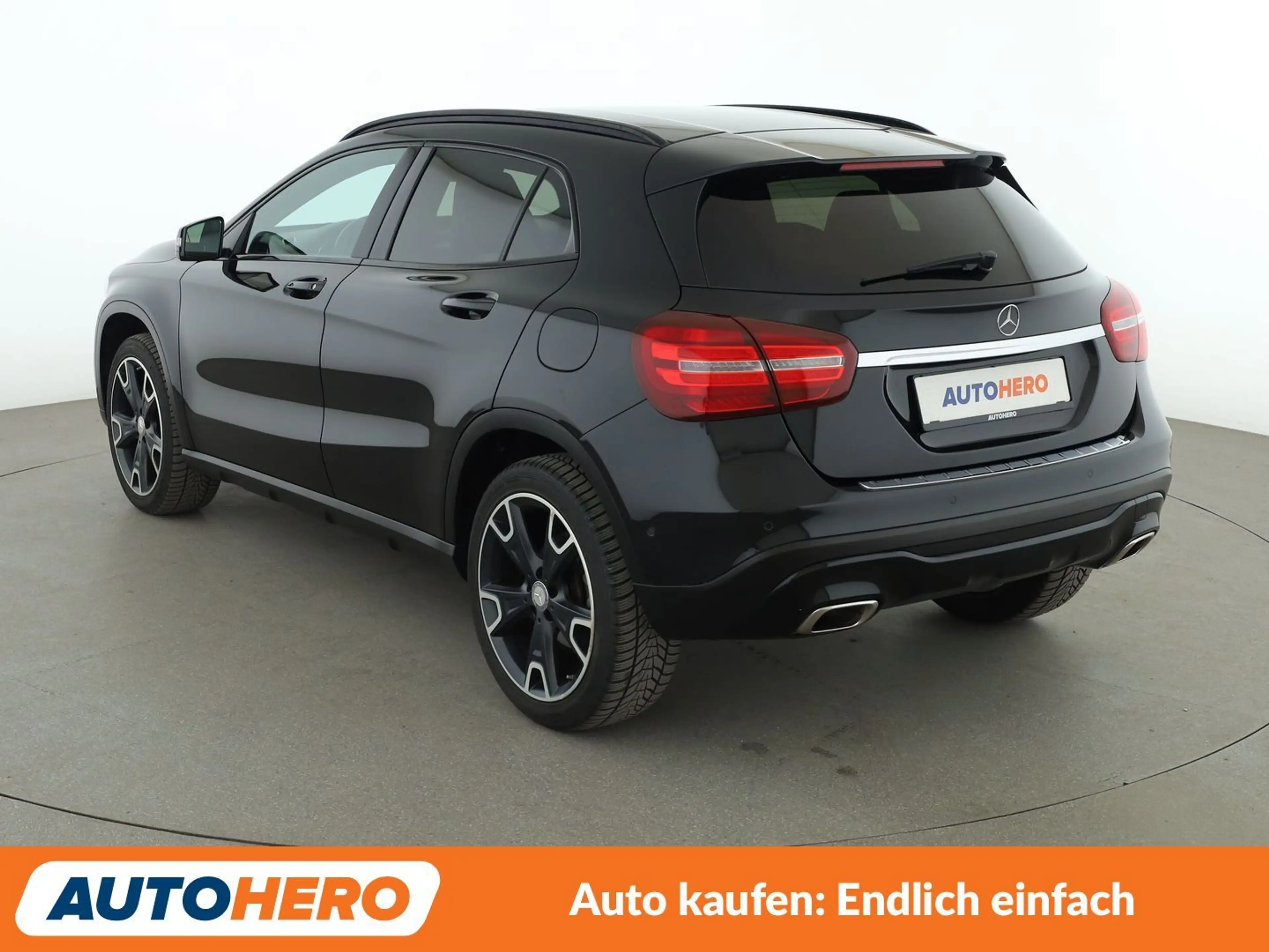 Mercedes-Benz GLA 180 GLA 180 Urban*NAV*LED*TEMPO*PDC*SHZ*BT* — photo 4