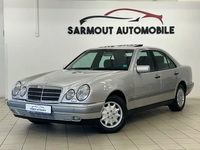 Mercedes-Benz E 240 ELEGANCE XENO SCHIEBEDACH PDC 62000KM"