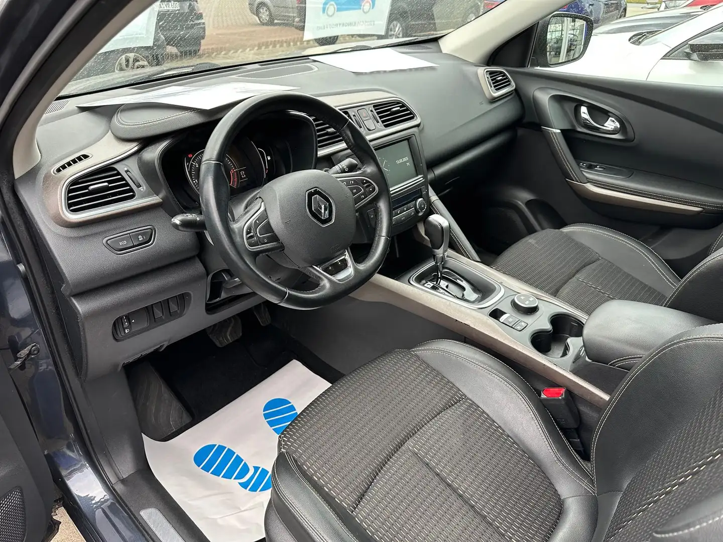 Renault Kadjar 1.5dCi XMOD *PDCv+h *SHZ *Navi *AHK *USB Grijs - 2
