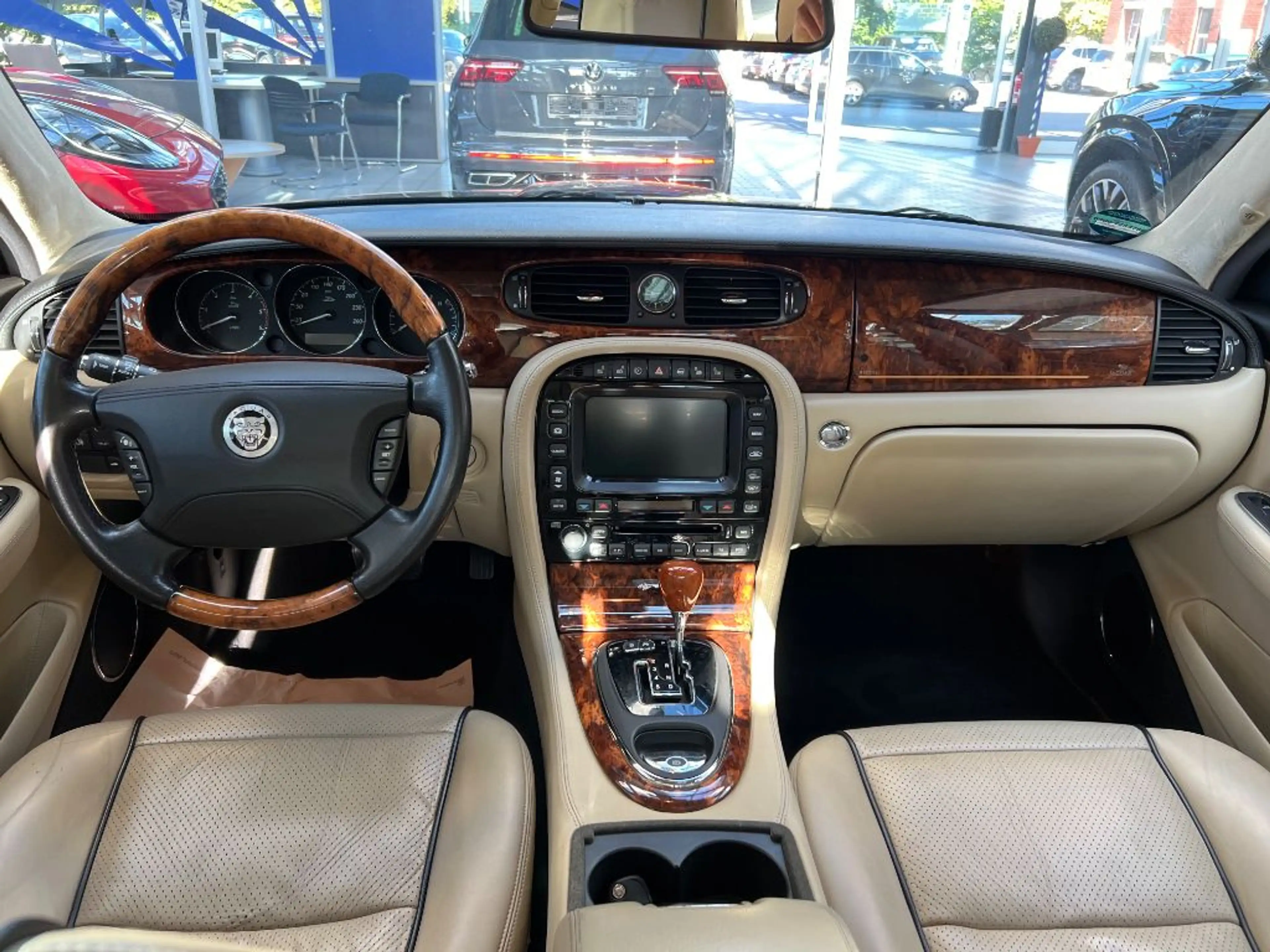Jaguar XJ XJ6 2.7 Twin Turbo Diesel  (LWB) Sovereign Last Ed — photo 10