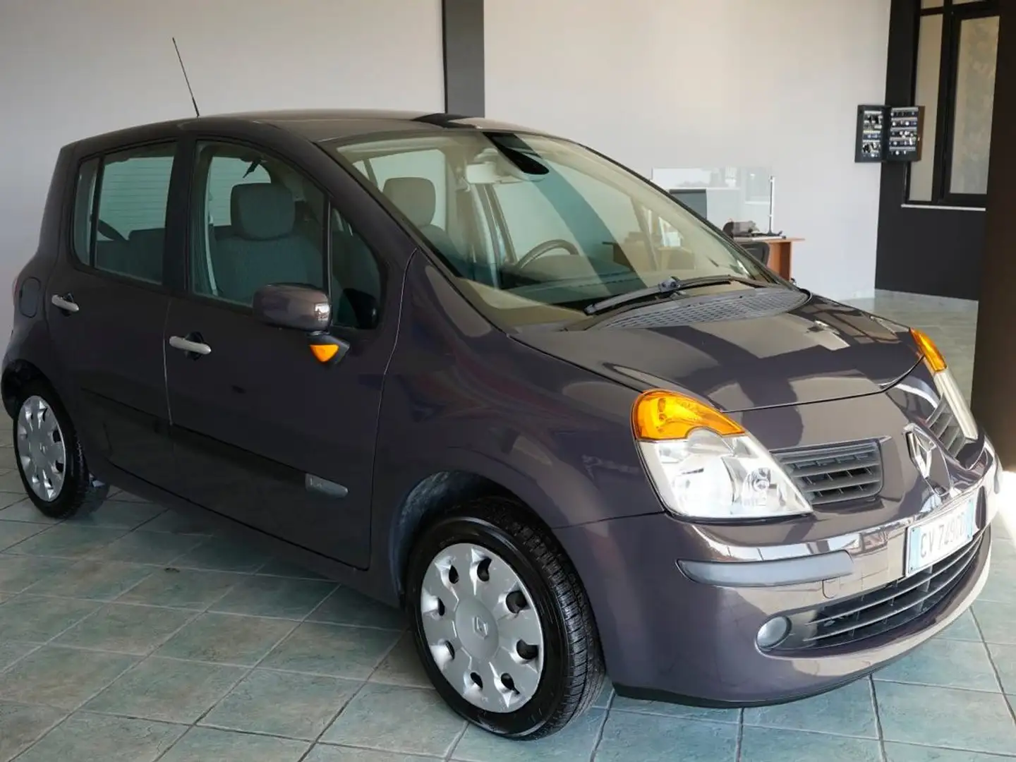 Renault Modus Modus 1.2 16v Confort Dynamique Zwart - 2