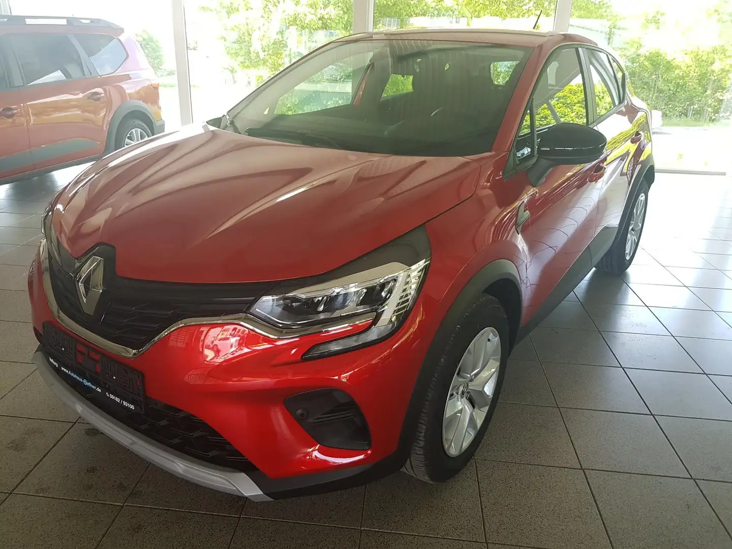 Renault Captur TCe Kamera LED PDC vo/hi 8fach bereift Rot - 1