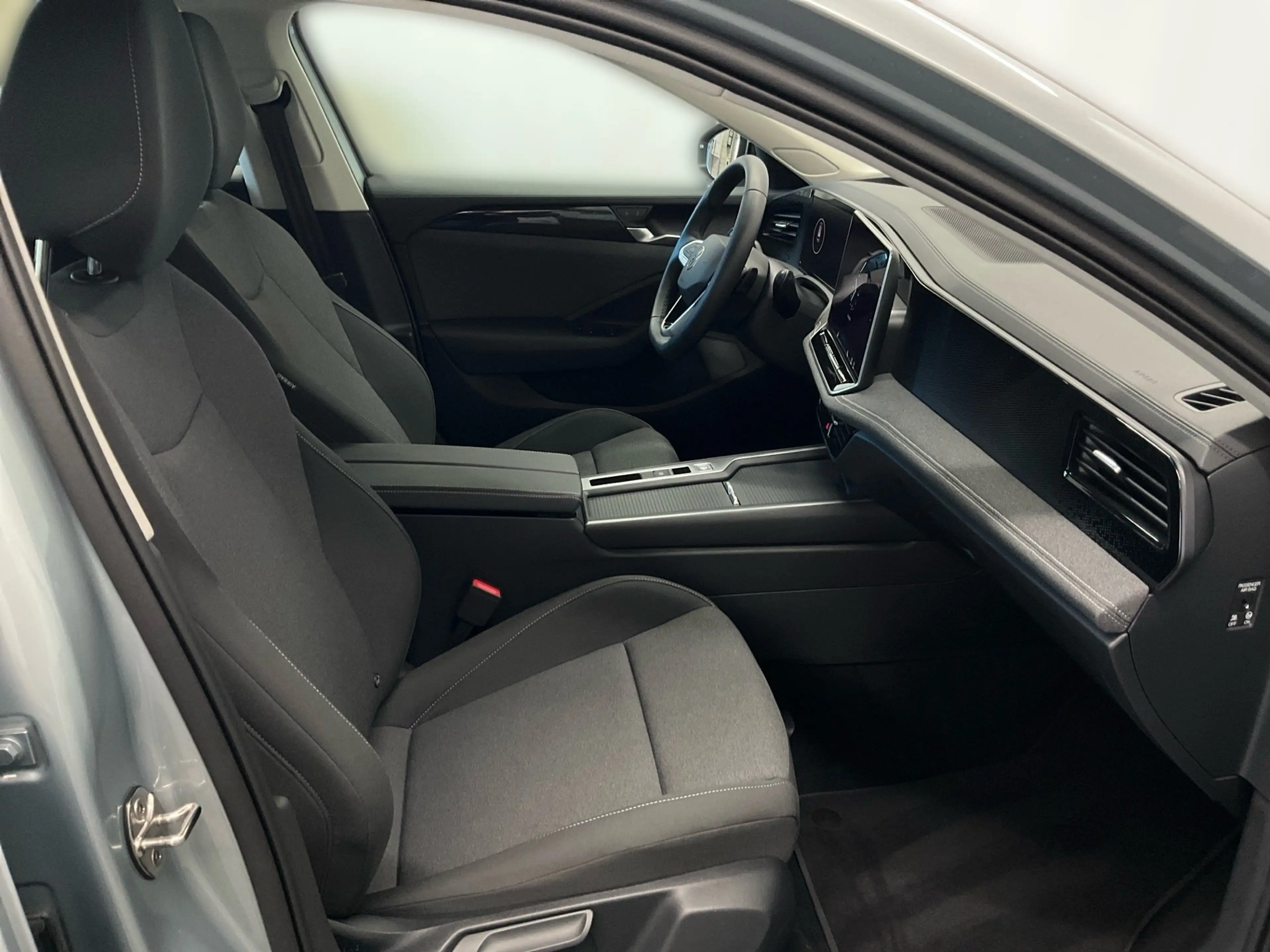 Volkswagen Passat Variant 2.0TDI 122PS DSG ACC.AHK.KAMERA.VIRTUAL.LED.APP-C. — photo 9