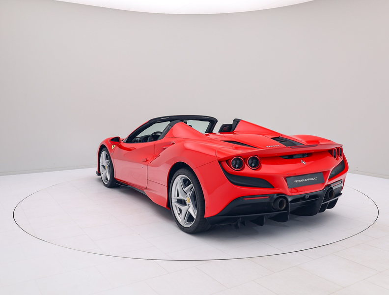 Ferrari F8 Spider - FERRARI HAMBURG — photo 10