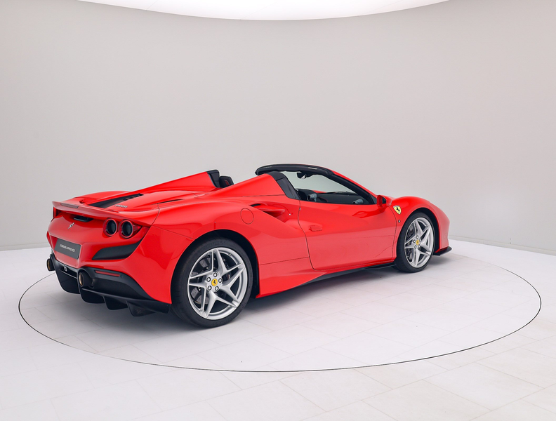 Ferrari F8 Spider - FERRARI HAMBURG — photo 7