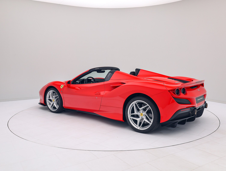 Ferrari F8 Spider - FERRARI HAMBURG — photo 11