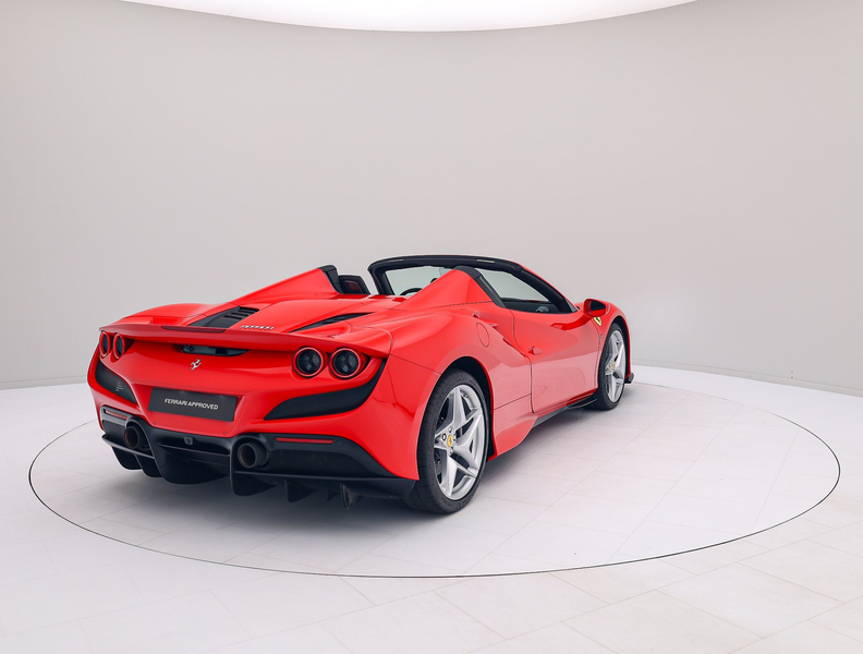 Ferrari F8 Spider - FERRARI HAMBURG — photo 8