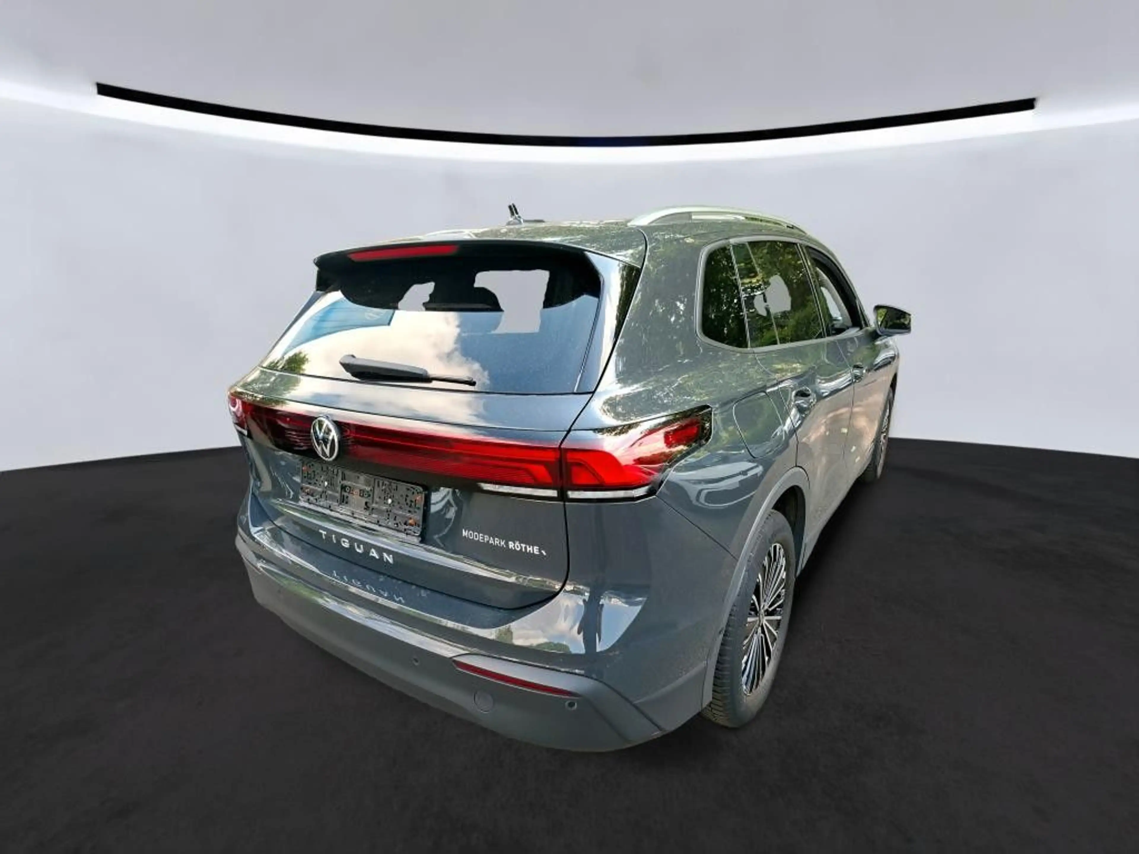 Volkswagen Tiguan 2.0 TDI 110 kW Life — photo 3