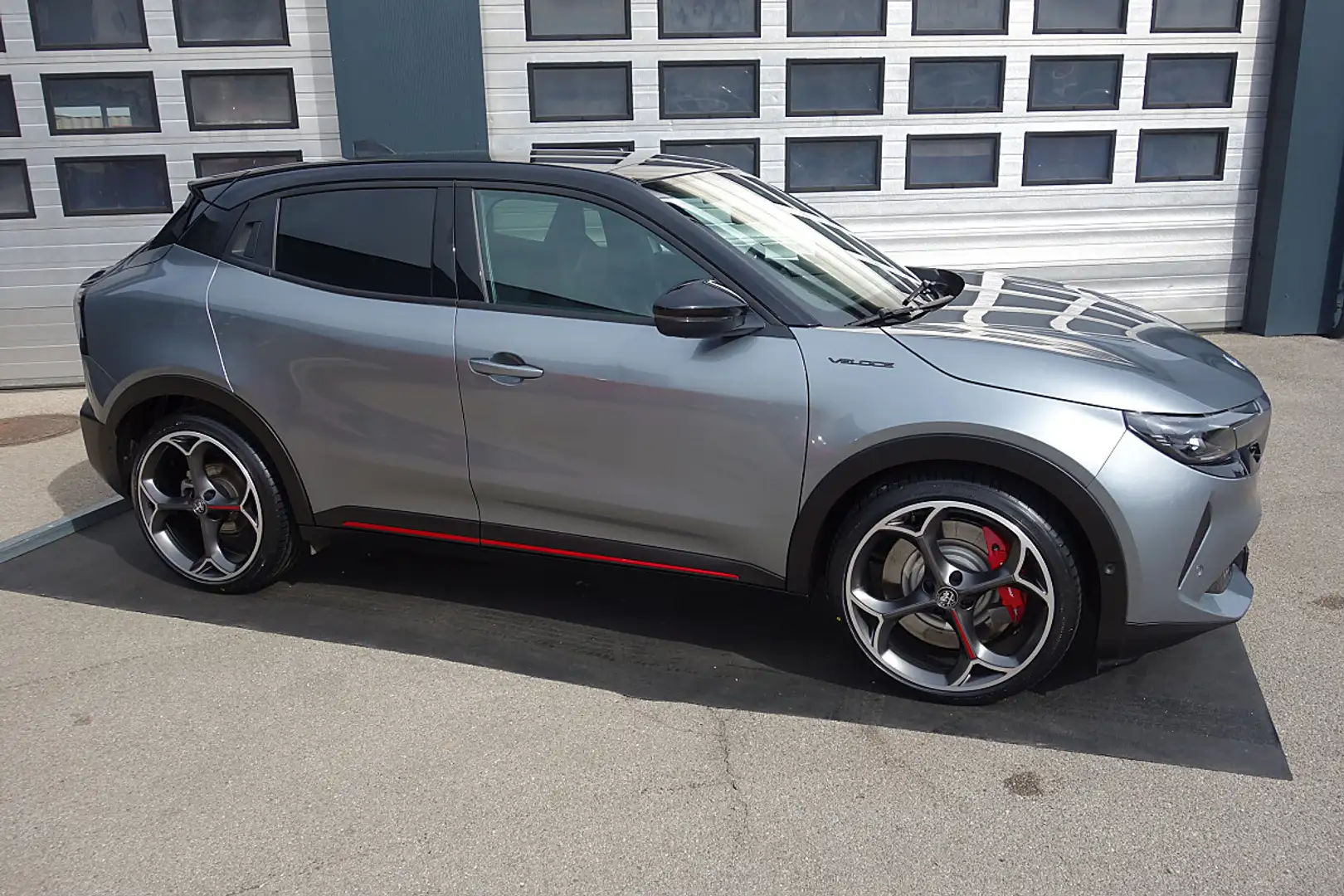 Alfa Romeo Junior Elettrica 280 Veloce 54kWh Silber - 2