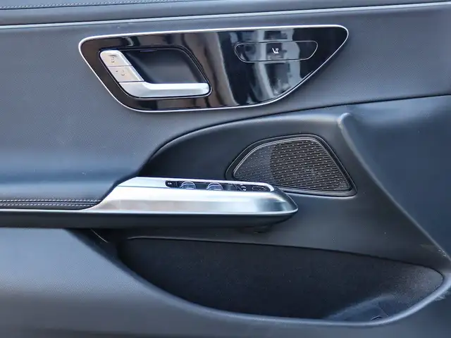 Mercedes-Benz E Class view 12