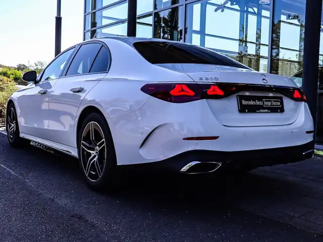 Mercedes-Benz E Class view 3