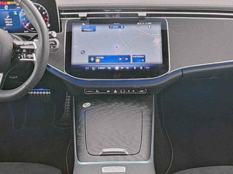 Mercedes-Benz E 200 AMG Limo Advanced/LED/Distronic/Night — photo 9