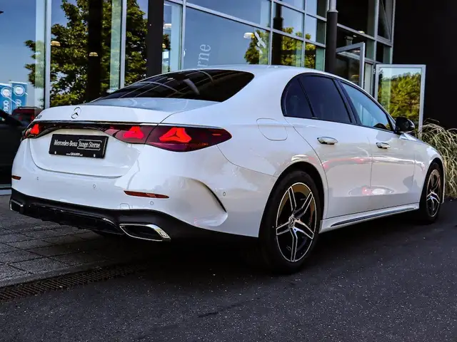 Mercedes-Benz E Class view 7