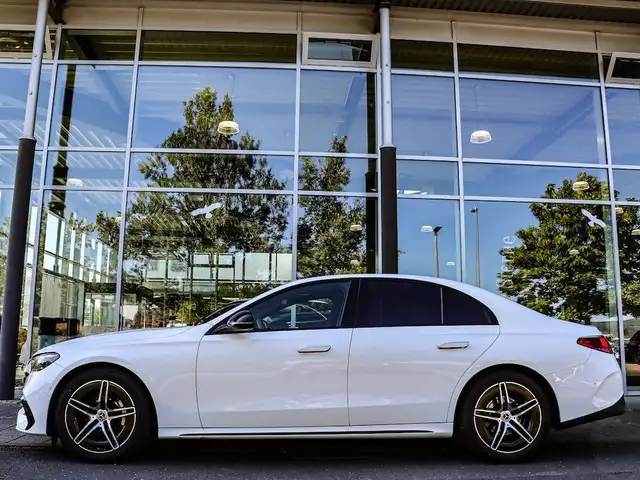 Mercedes-Benz E Class view 2