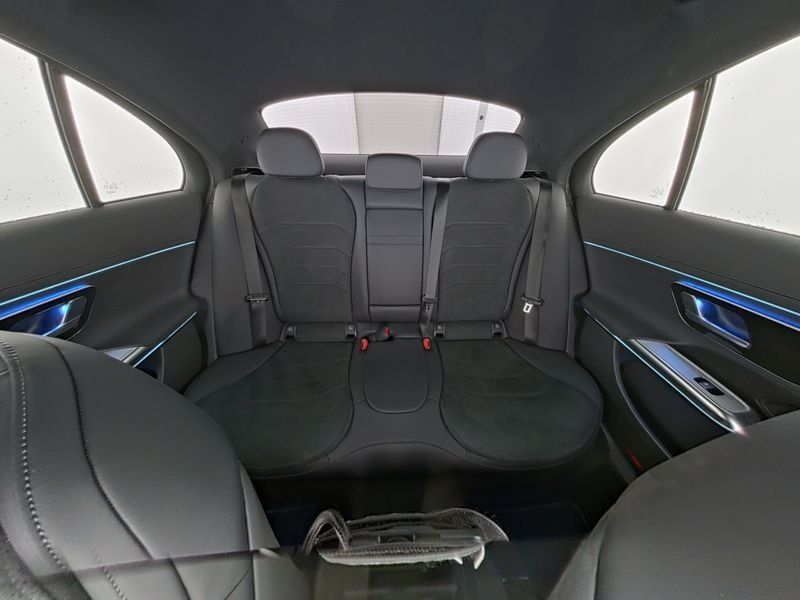 Mercedes-Benz E 200 AMG Limo Advanced/LED/Distronic/Night — photo 10