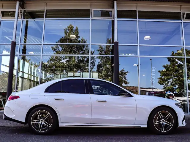 Mercedes-Benz E Class view 8