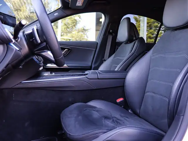 Mercedes-Benz E Class view 13